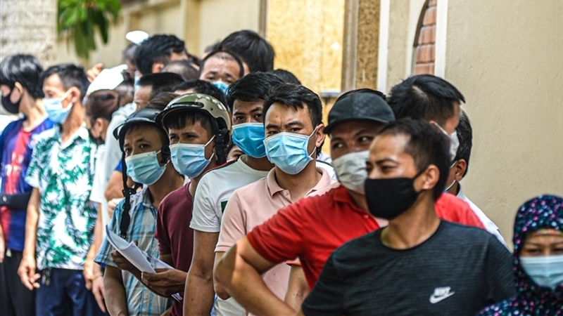 COVID-19 risks from testing crowds